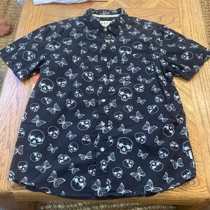 VSTR Men’s Short Sleeve Button Down size: Large
